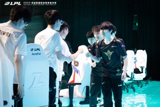 的双重考验 的双重考验